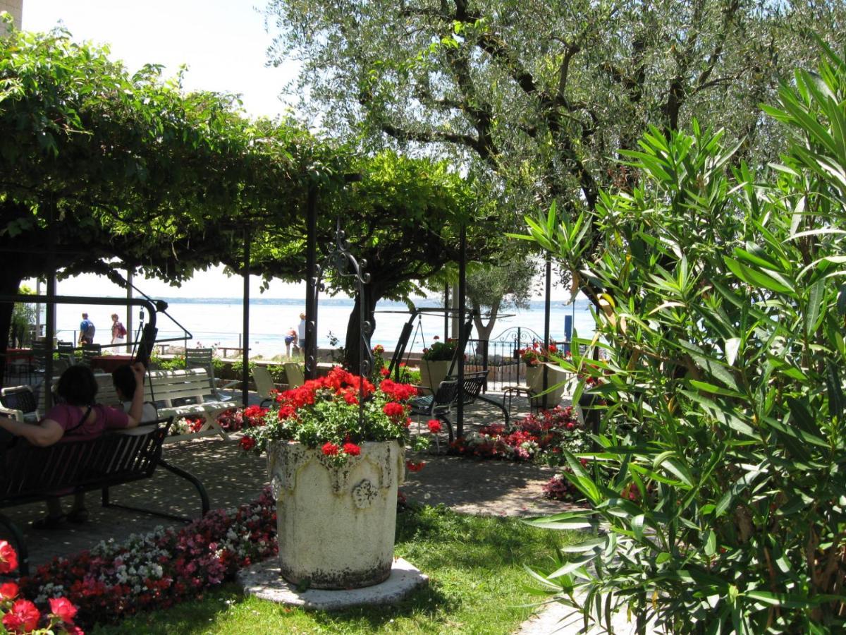 Hotel Giardino Sirmione Exterior photo