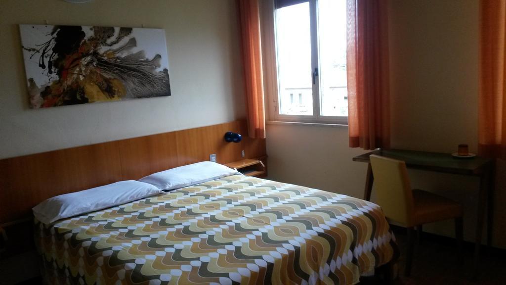 Hotel Giardino Sirmione Room photo