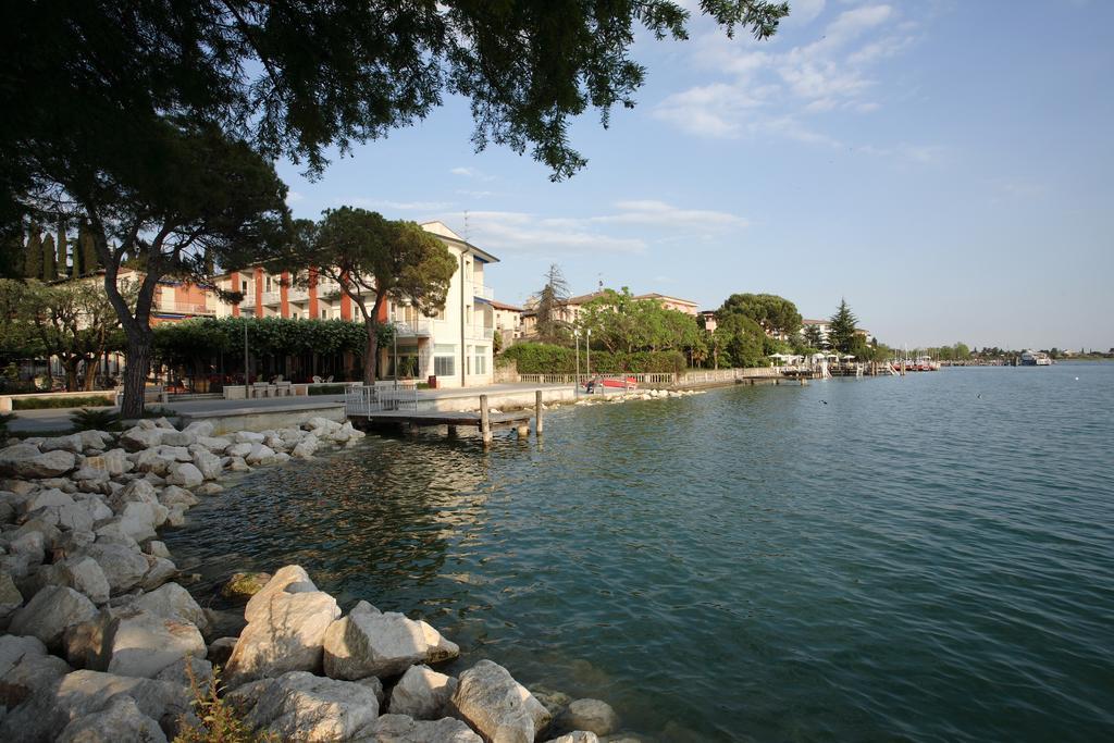 Hotel Giardino Sirmione Exterior photo