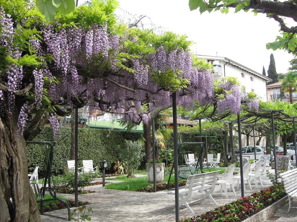 Hotel Giardino Sirmione Exterior photo